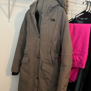 North Face Women’s Medium Winter Parka